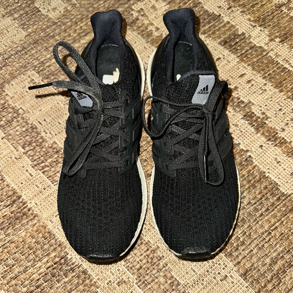 ADIDAS BOOST SIZE 7 Black Running Shoes